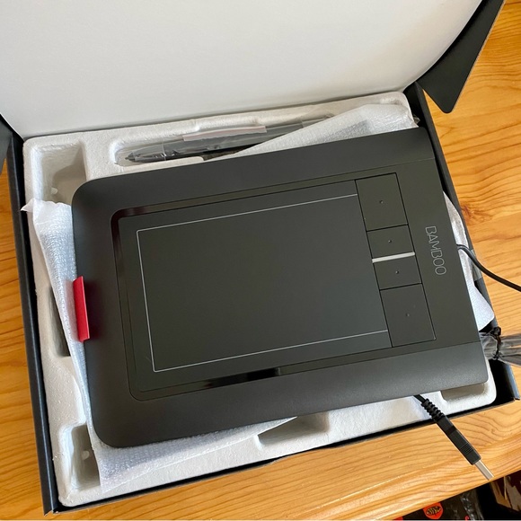 Wacom Bamboo Pen and Touch Graphic Design Computer Drawing NEW - Picture 7 of 10